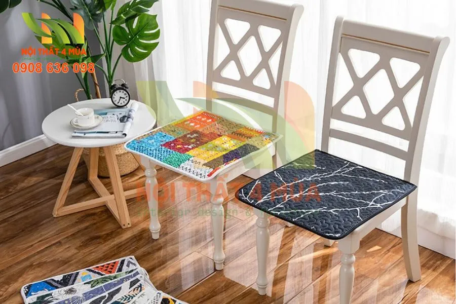 Đệm lót ghế ăn màu trung tính mang phong cách tối giản