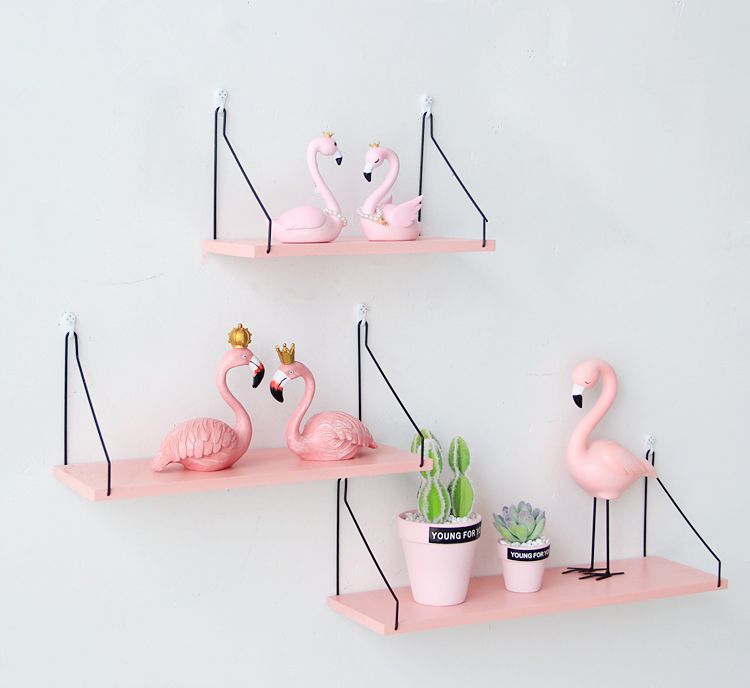 Kệ treo tường màu hồng