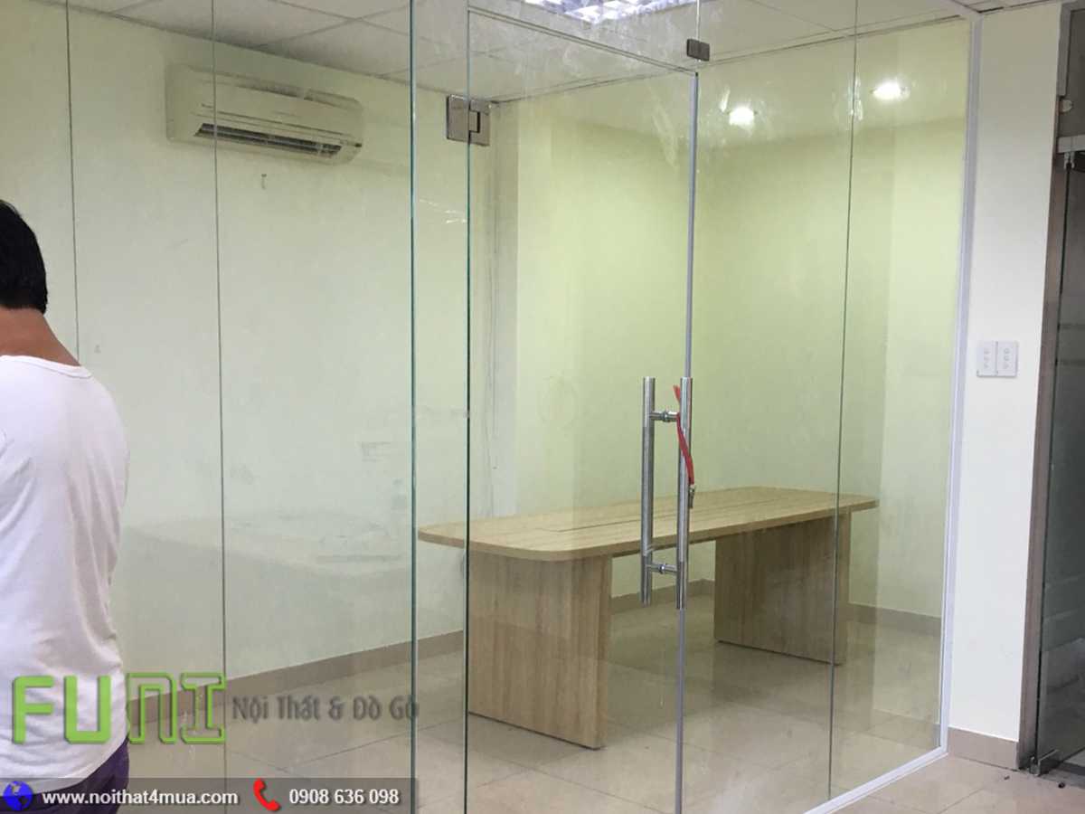 Vách kính khi hoàn thiện phần thô - chưa dán decal Vách kính khi hoàn thiện phần thô - chưa dán decal