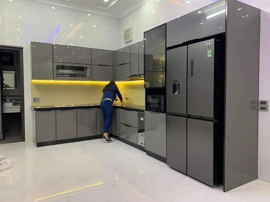Mẫu tủ bếp inox cánh Acrylic bóng gương