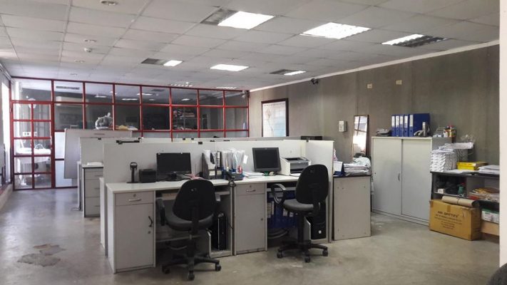 Thi công thiết kế văn phòng trong nhà xưởng chuyển nghiệp