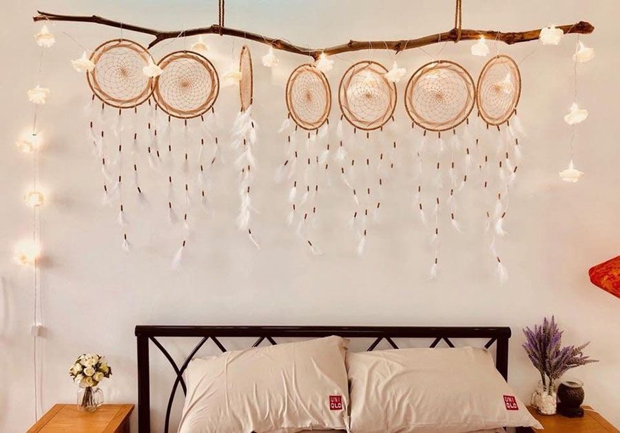 50+ Mẫu đèn trang trí phòng ngủ đẹp cho không gian thêm ấm cúng 28 Treo đèn rủ xuống