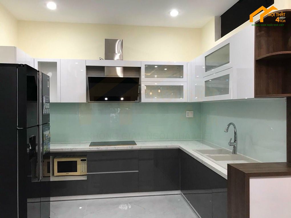 Báo giá thi công nội thất nhà phố trọn gói mới nhất 2025 2 Thi công tủ bếp công năng hiện đại