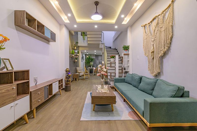 Mẫu cầu thang nhà ống 4m