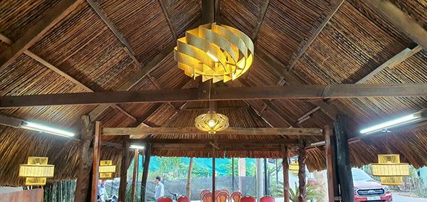 Sức hút của đèn gỗ thả trần trong trang trí thiết kế nội thất 4 Nhược điểm của đèn gỗ thả trần