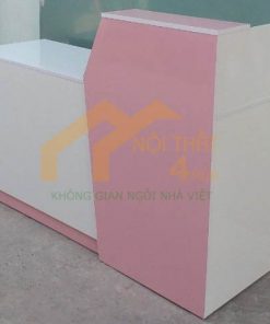 Bàn thu ngân trắng phối hồng hiện đại