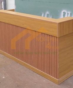 Mẫu quầy lễ tân phối sọc 2m