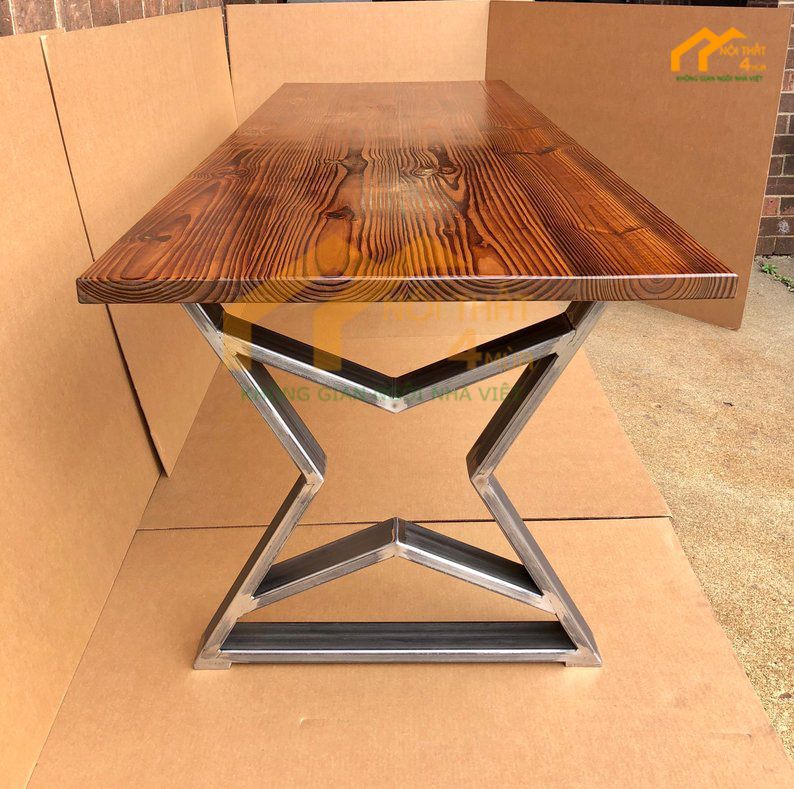 Mẫu bàn ăn chân sắt mặt gỗ hiện đại