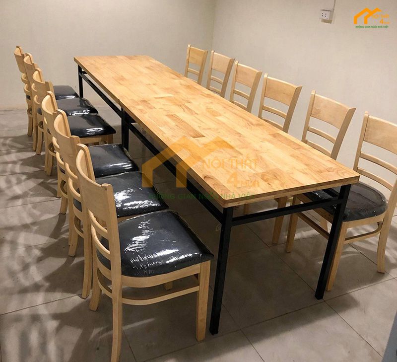 Mẫu bàn ăn chân sắt mặt gỗ hiện đại