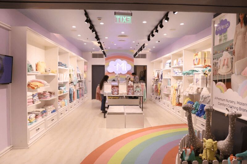 30+ Mẫu thiết kế shop mẹ và bé nhỏ đẹp và ấn tượng 25 Decor shop Mẹ và Bé phong cách hiện đại