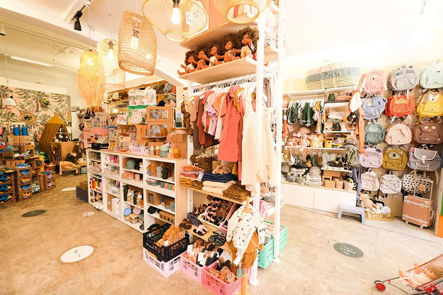 Cách lên ý tưởng thiết kế cửa hàng quà lưu niệm thu hút 9 Phong cách thiết kế shop quà tặng đẹp