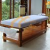 Giường spa gỗ sồi cao cấp màu tự nhiên - GTCC04 1 Giường spa cao cấp