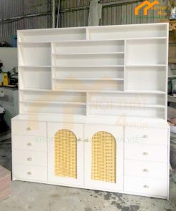 Mẫu tủ kệ trưng bày tiệm nail hiện đại