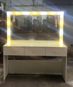 Bộ gương cắt tóc nhỏ xinh