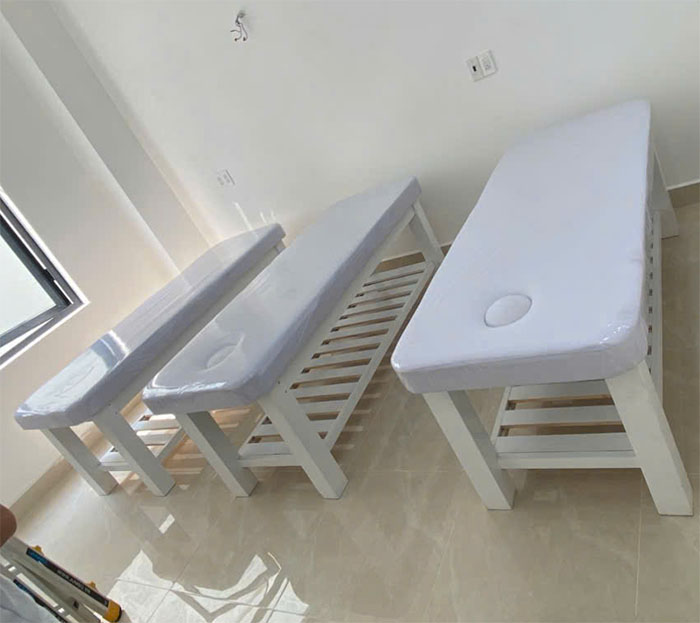 Giường gỗ thông sơn trắng hiện đại