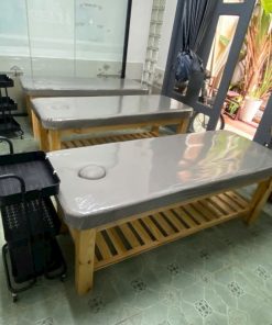 Giường gỗ thông sơn màu tự nhiên nệm kem