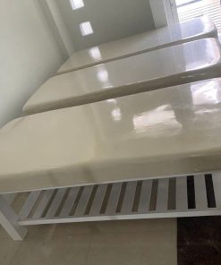 Giường gỗ thông sơn trắng nệm kem