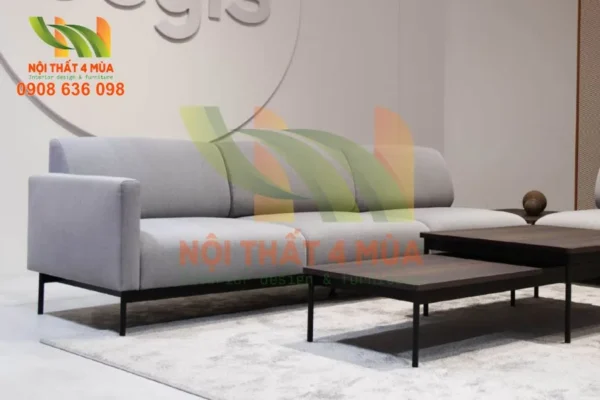 Không gian sang trọng với bọc ghế sofa khách sạn màu kem nhã nhặn